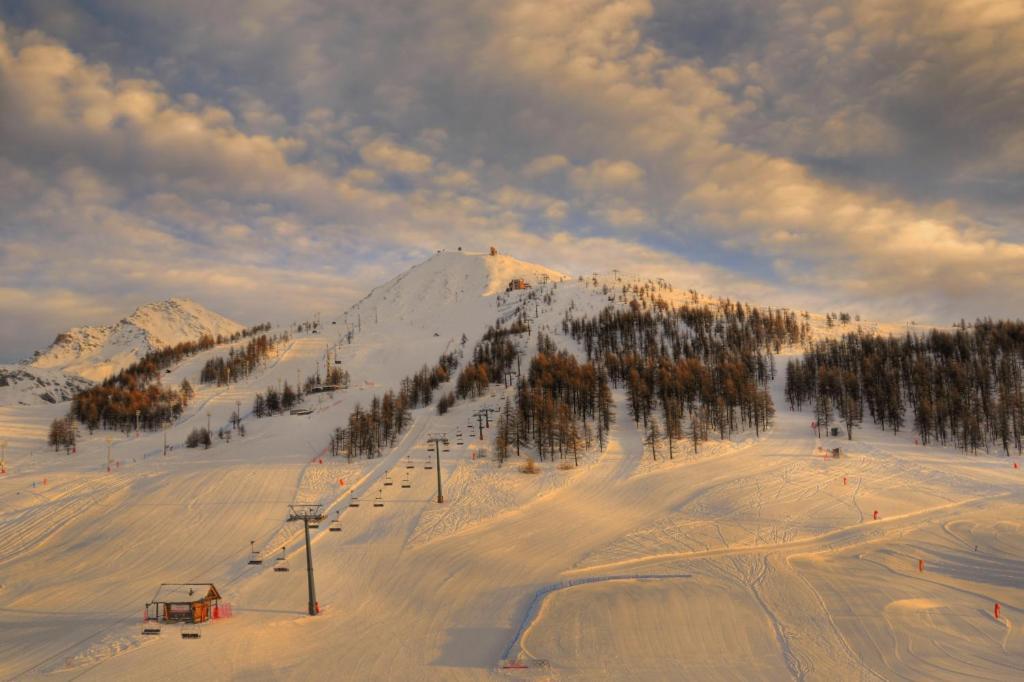 Il Fraitevino Hotel Bed & Breakfast Sestriere Exteriör bild